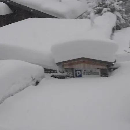 Garni Friedheim אורחן